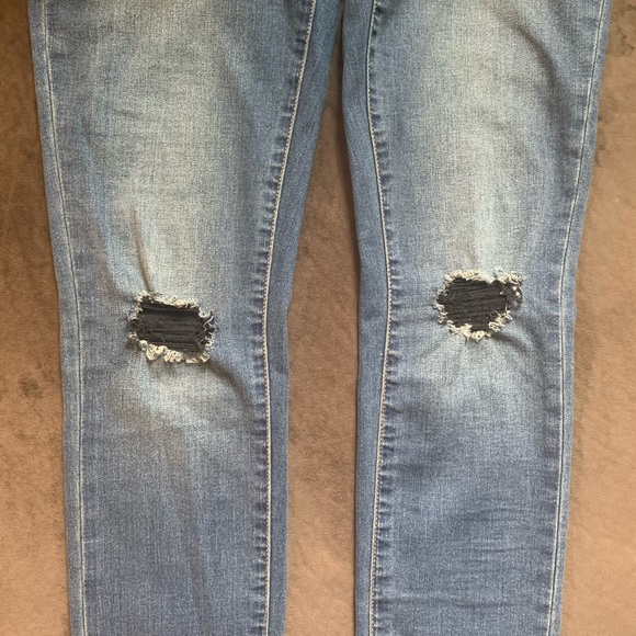 Cute Skinny Cut Jeans - Picture 6 of 6